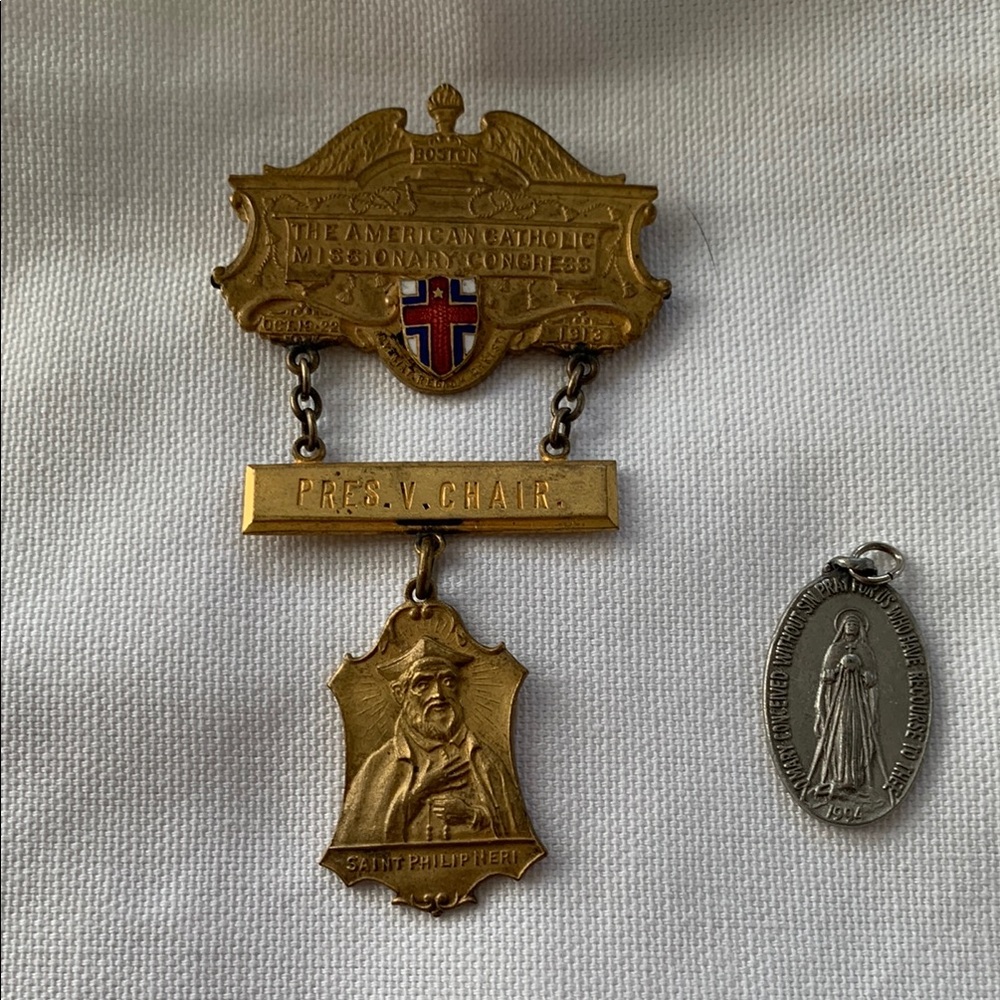 Gold Religious Medal and Pendant Set /brooch